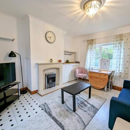 2 Bedroom Home With Driveway Close To Quayside Gateshead Extérieur photo