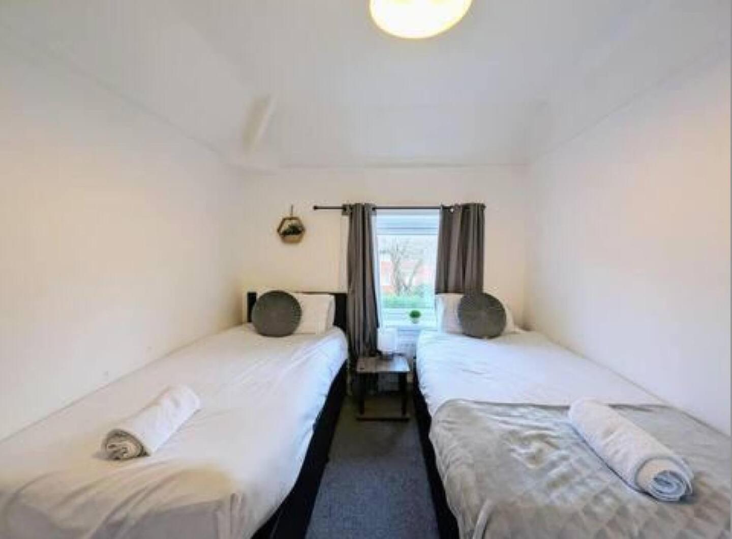 2 Bedroom Home With Driveway Close To Quayside Gateshead Extérieur photo