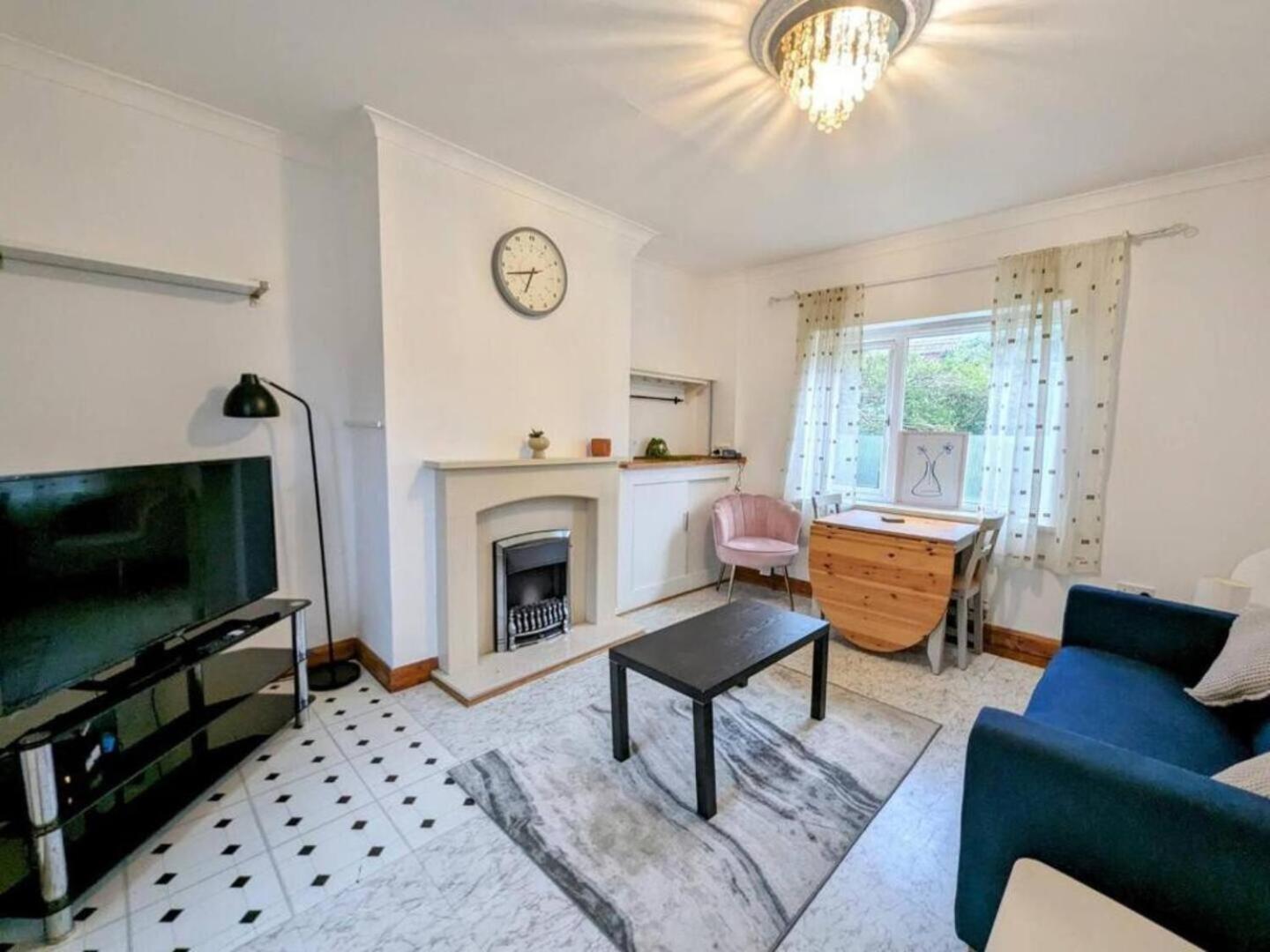 2 Bedroom Home With Driveway Close To Quayside Gateshead Extérieur photo