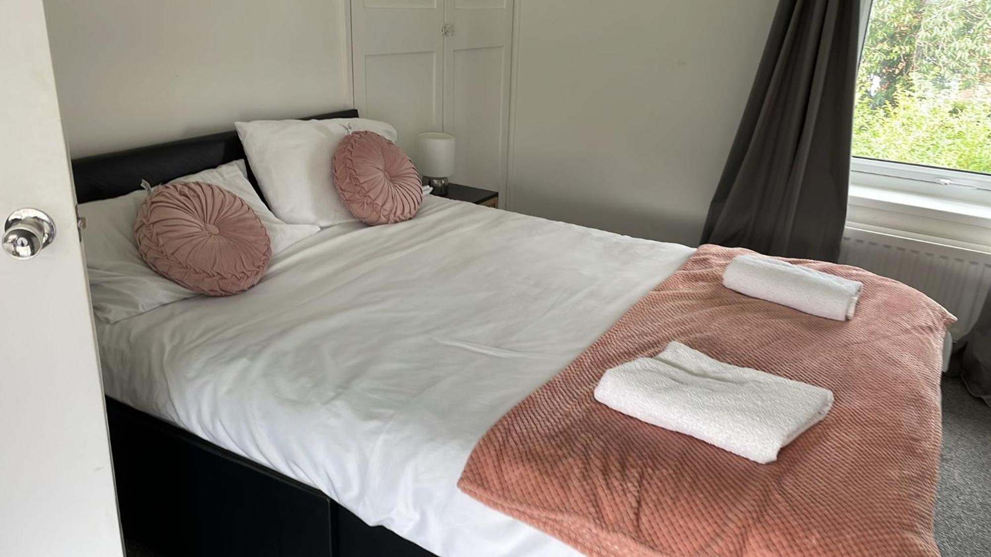 2 Bedroom Home With Driveway Close To Quayside Gateshead Extérieur photo